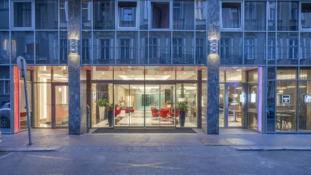 Silver Crown Hotel & Residence, Palace Quarter