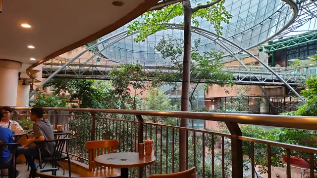 Starbucks Bandar Utama 2