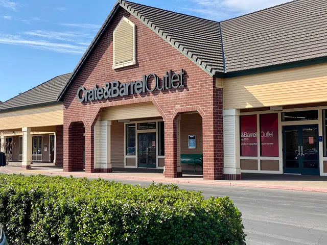 Crate & Barrel Outlet