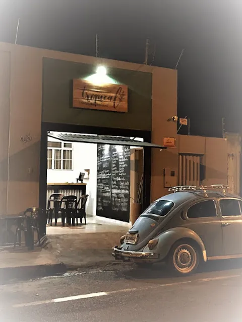 Tropical Sanduíches e Saladas