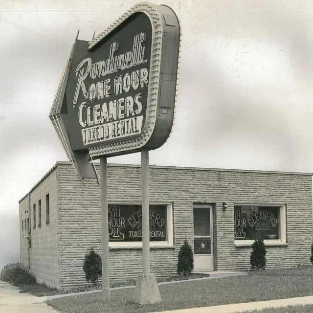 Rondinelli Tuxedo Company - North Olmsted