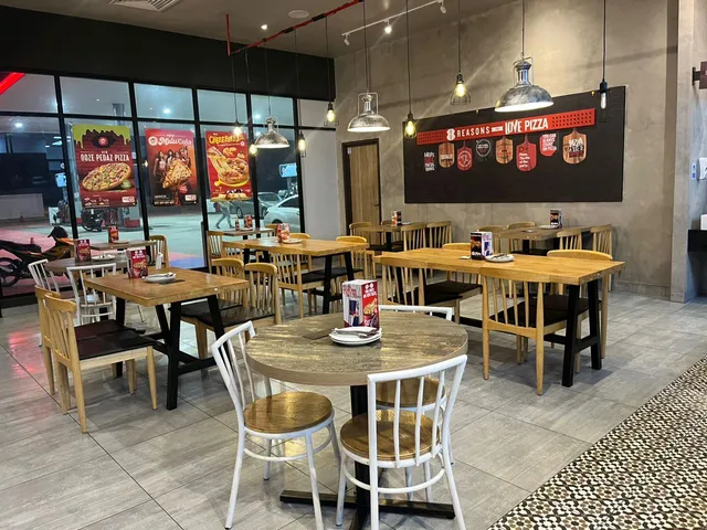 Pizza Hut caltex setia alam