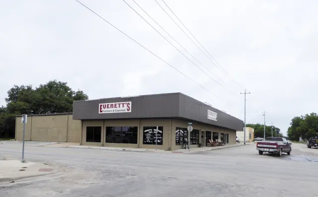 Everett's Furniture & Emporium