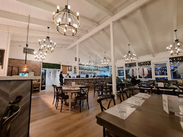 DoppioZero Pizzeria & Wine Bar