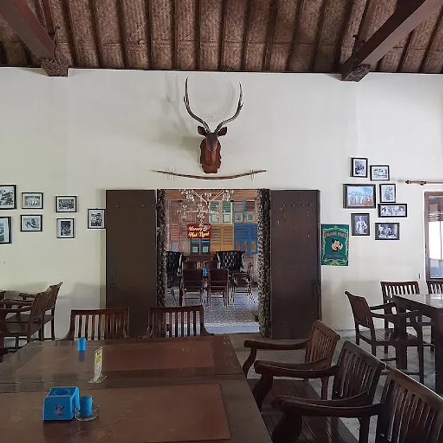 WAROENG MAKNYAK x DORBQ BLITAR