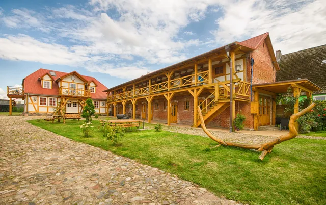 Nad morzem i jeziorem Dworek Kopań