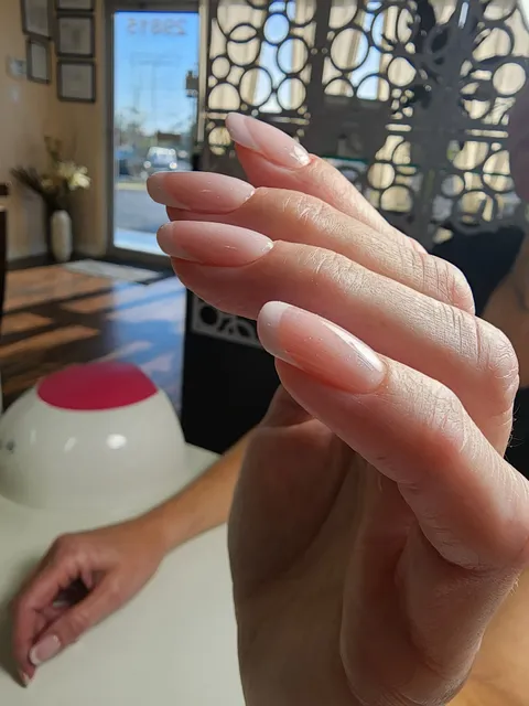 Veiling Nails