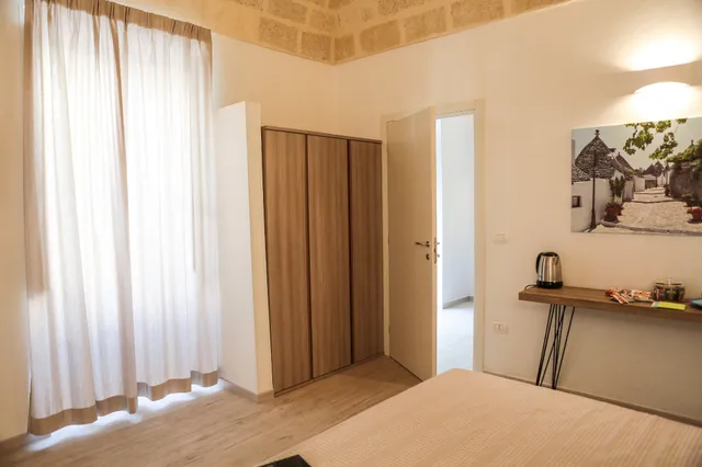 Ailanthus Holiday Suites