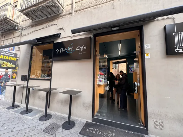 Caffé et Cafè