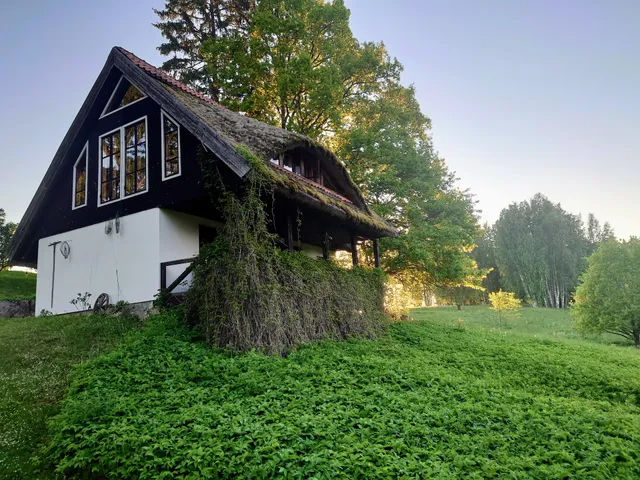 Denderi, brivdienu maja