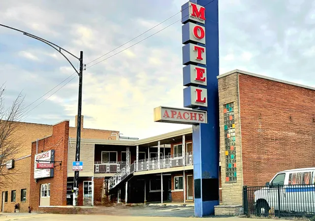 Apache Motel