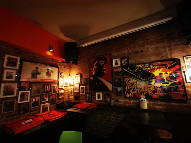 Suburbia Eatery & Nightlife