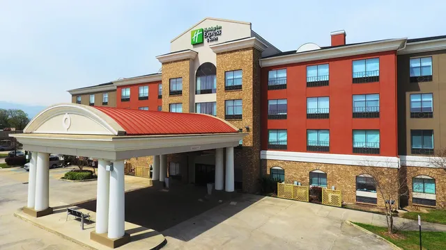 Holiday Inn Express & Suites Baton Rouge -Port Allen by IHG