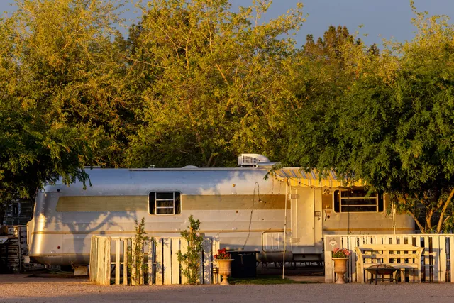 The Cozy Peach at Schnepf Farms