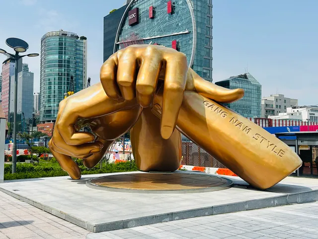 Gangnam Style Sculpture