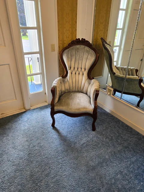 Vera's Clearance Center