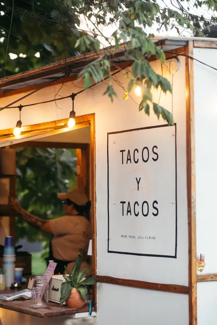 Tacos y Tacos
