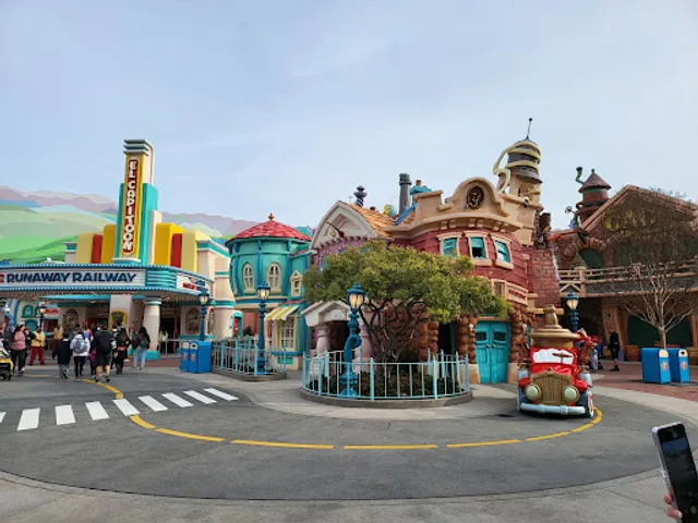 Disneyland Esplanade