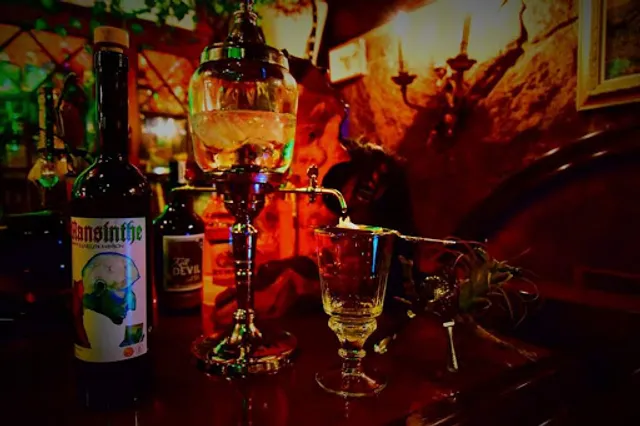 Salon アルハル ～Absinthe Bar & Forbidden Museum〜