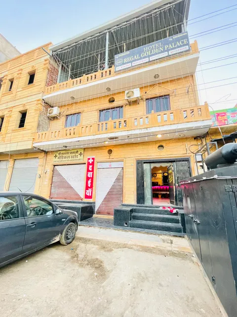 OYO Flagship Regal Golden Palace