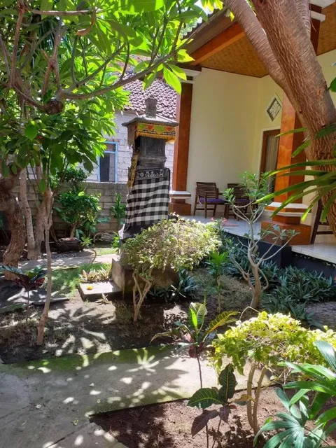 Jemeluk Homestay, Warung