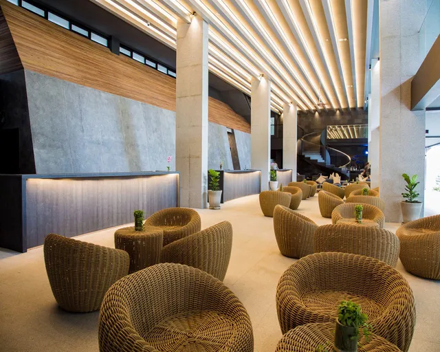 Blue Tang Cafe & Bar