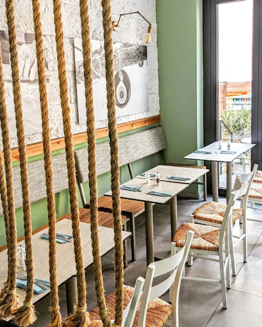 Apló Greek Kitchen & Foods