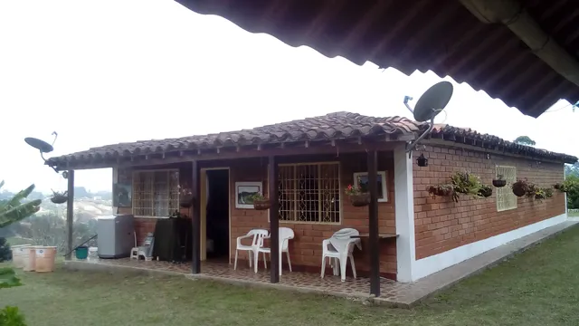 Bungalow Suite, Kilómetro 4 Via Marinilla El Peñol