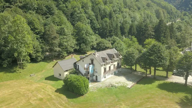 Gîte de groupe La Demeure de Venasque, Gîte Luchon, Gîte Pyrénées
