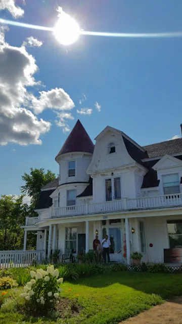 O’LEARY’S PLACE ARTS/CAFE