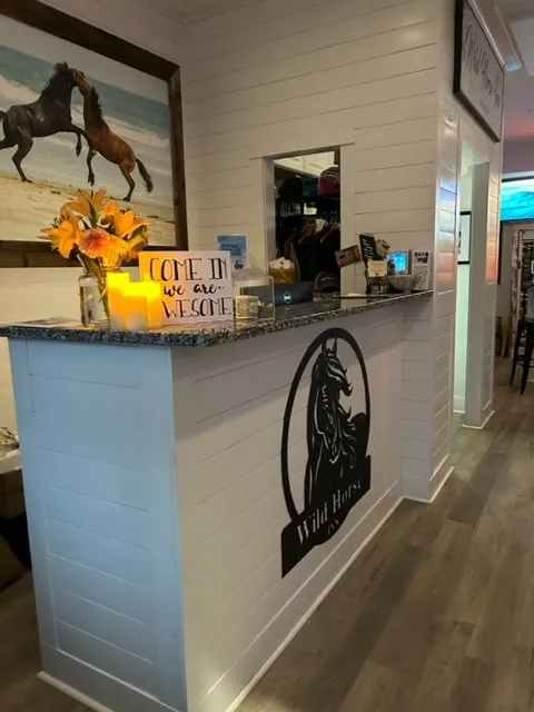 Wild Horse Inn Bar & Cafe