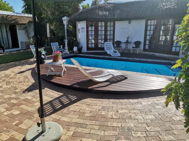 Pelican Place Guest Cottages