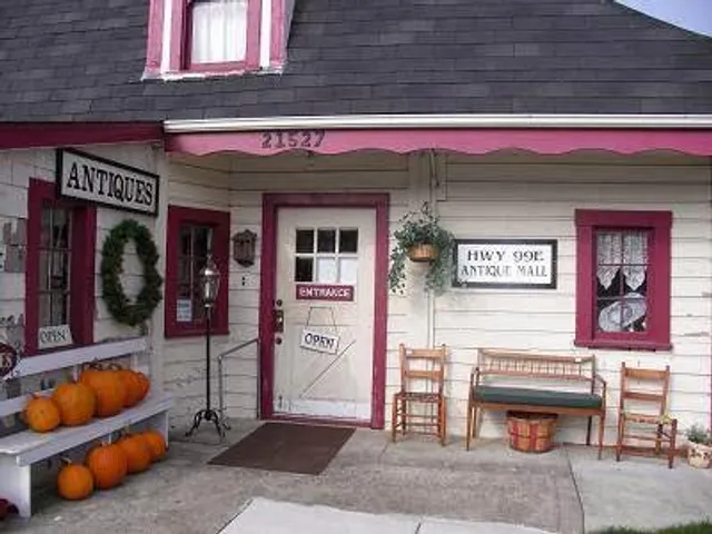 Hwy. 99e Antique Mall