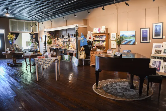 The Art Gallery of New Geneva