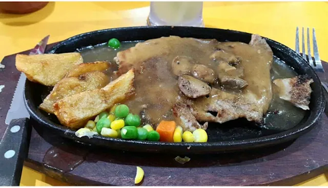 Waroeng Steak and Shake Sutami