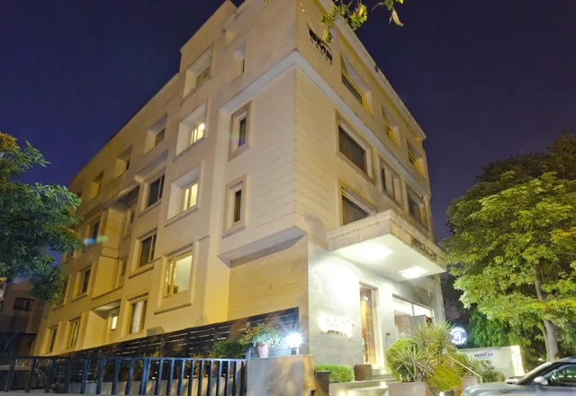Hotel Saket 27