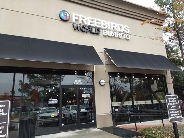 Lake Woodlands Plaza