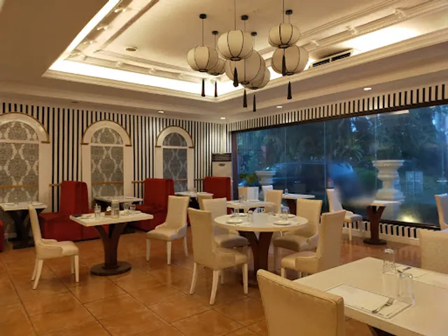 queen margarette Kimsuy Chinese Restaurant