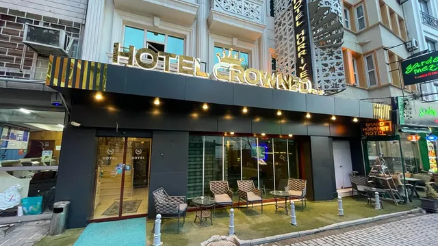 Crowned Plus Hotel