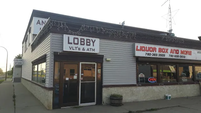 Andrew Hotel's Unwind Bar & Grill