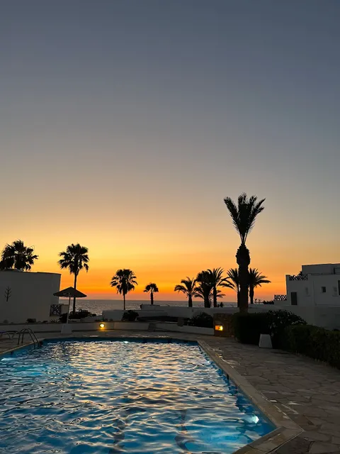 Sunset Deluxe Villa and Studios