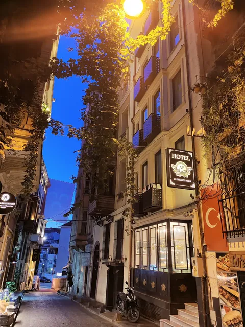 Aleksandr Pera Hotel