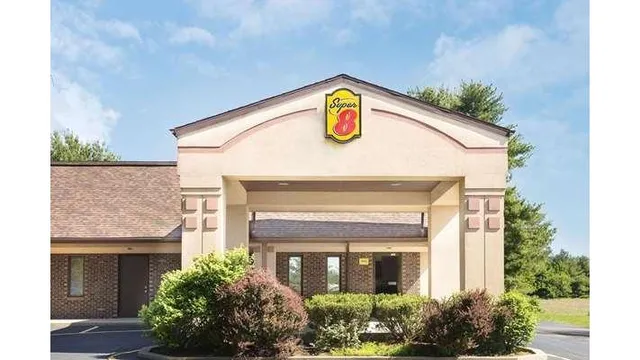 Super 8 by Wyndham Taylorville IL