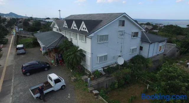 民宿屋久島 (Minshuku Yakushima)