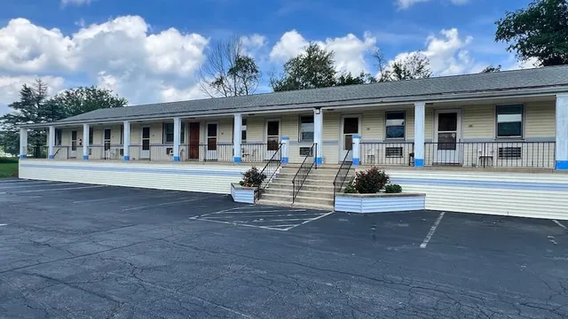 Budget Host Inn (Mel-Dor Motel)