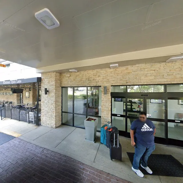 5615 N Cumberland Ave