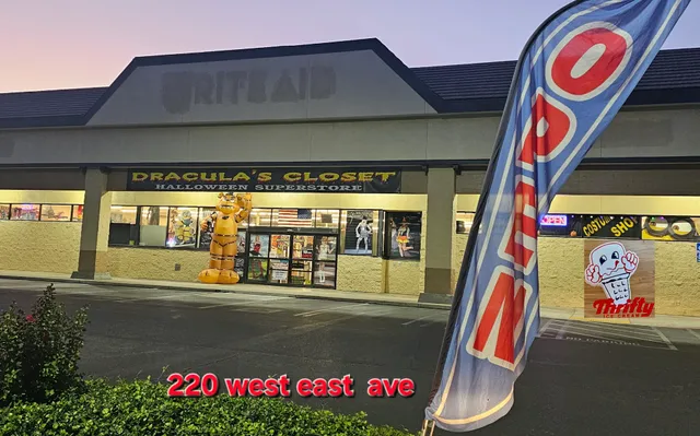 Dracula's Closet Chico "Halloween Superstore "