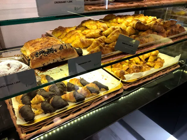 Pastelería Manolo by Hermanas Manzano