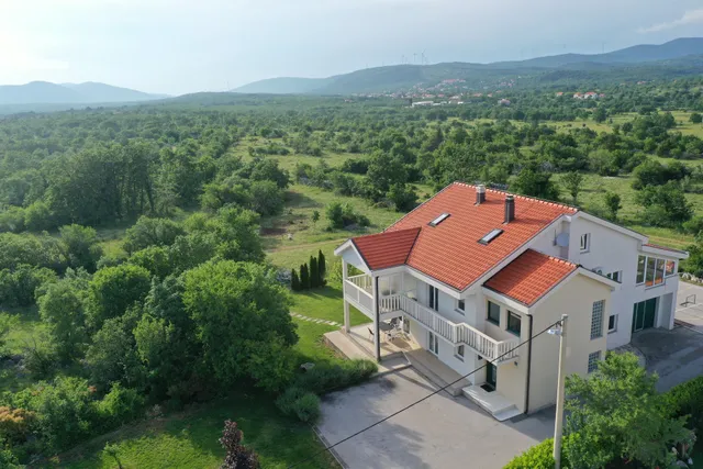 Villa Ivy with pool sauna and jacuzzi