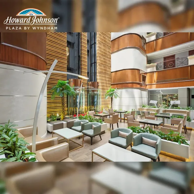 Howard Johnson Plaza by Wyndham Dubai Deira